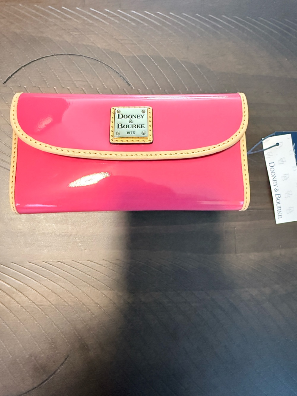 Spring Delight!! NWT - Dooney & Bourke Pink Patent Leather Continental Clutch - Picture 2 of 8